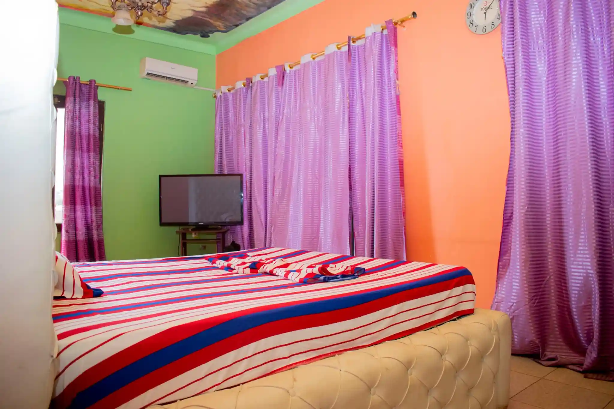 Chambre Familiale colorée